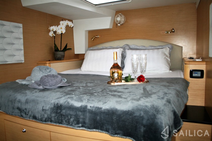 Lagoon 500 - Yacht Charter Sailica