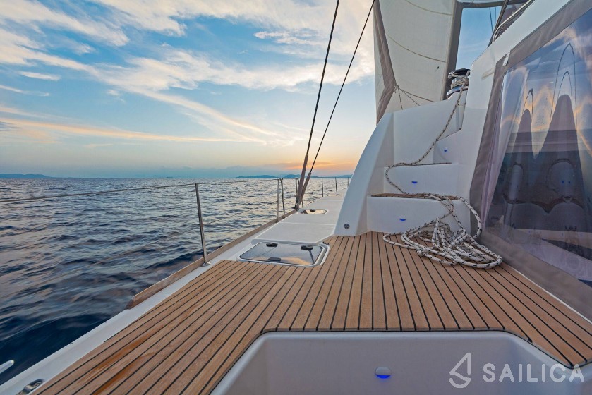 Lagoon 500 - Yacht Charter Sailica