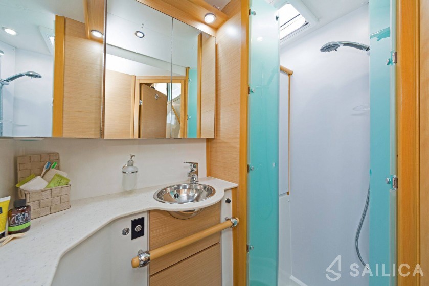 Lagoon 500 - Yacht Charter Sailica
