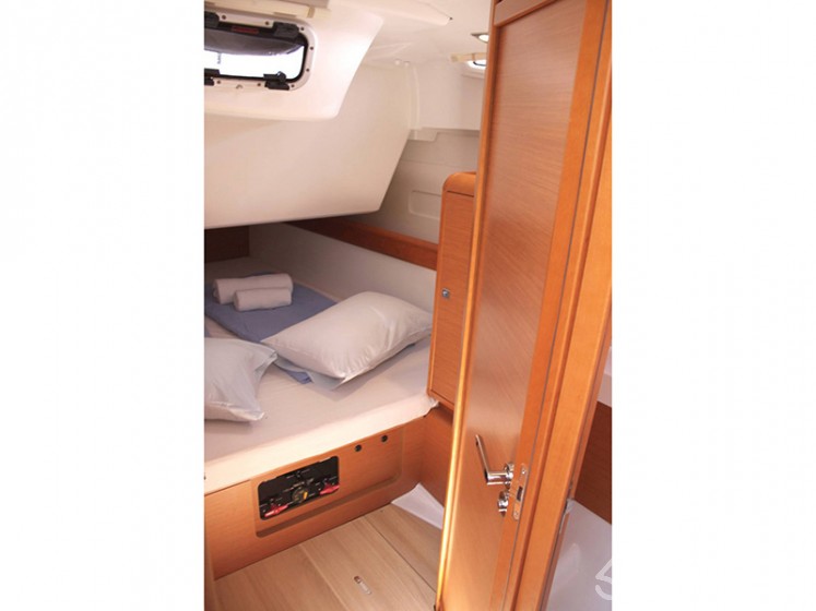 Sun Odyssey 509 - Yacht Charter Sailica