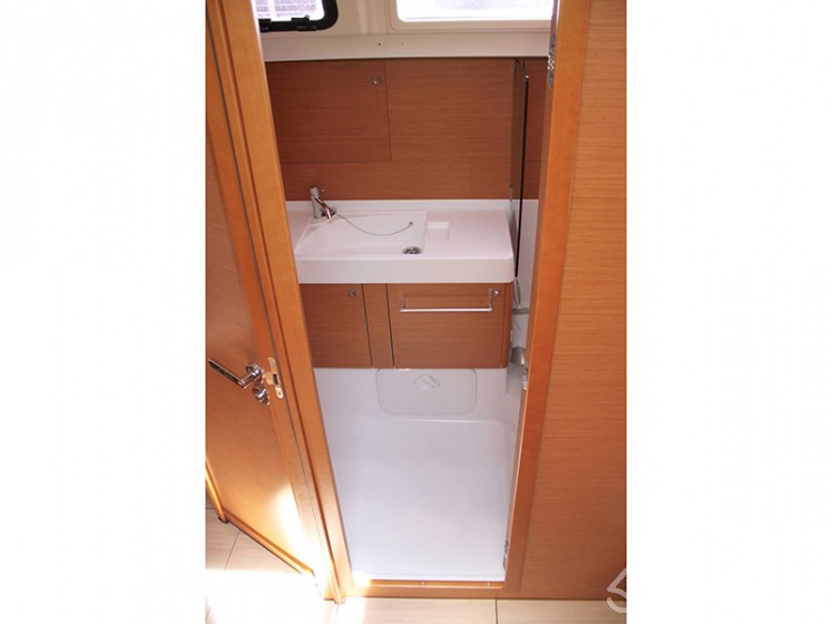 Sun Odyssey 509 - Yacht Charter Sailica