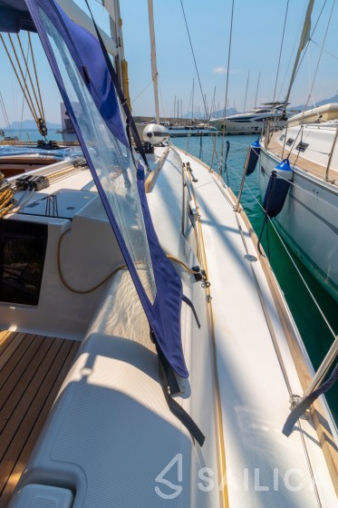 Dufour 382 Grand Large - Yacht Charter Sailica