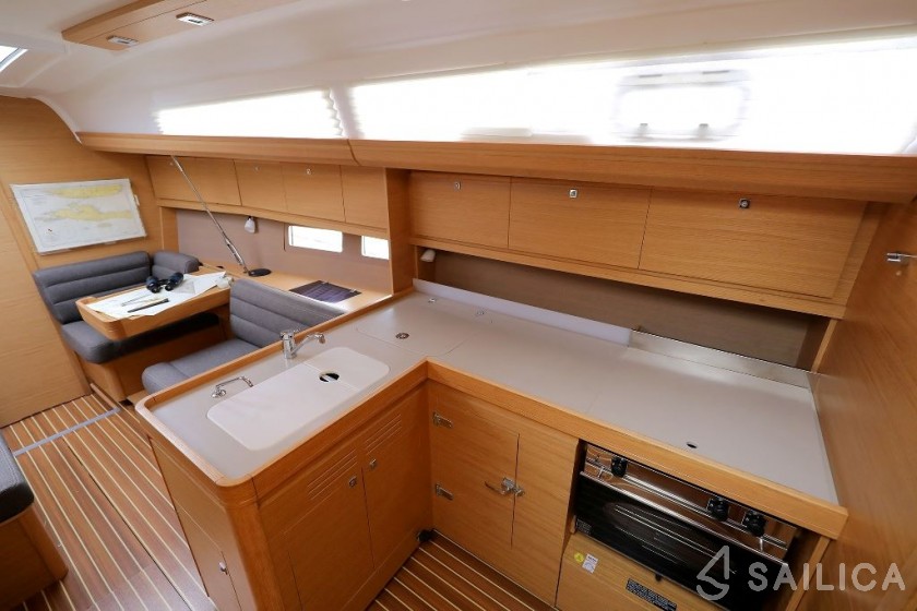 Dufour 412 GL - Yacht Charter Sailica