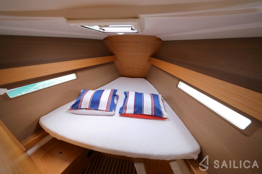 Dufour 412 GL - Yacht Charter Sailica