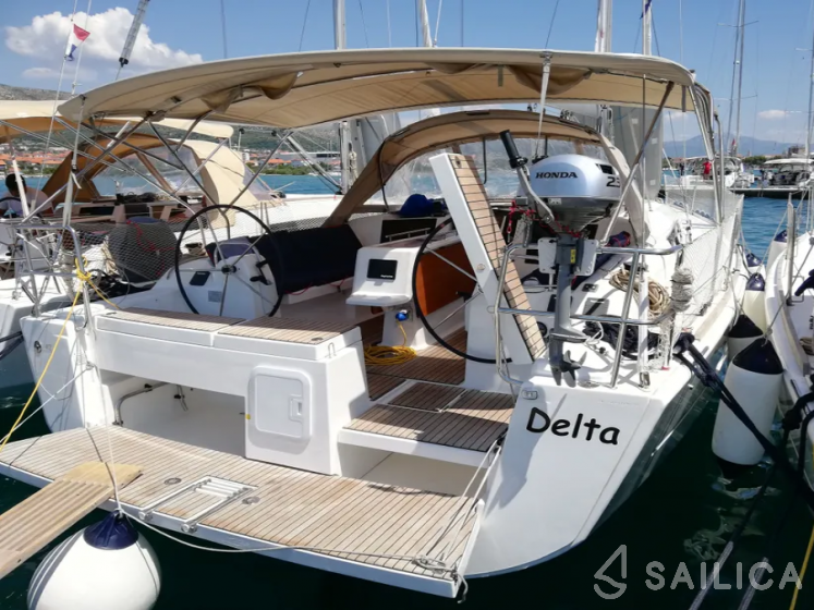 Dufour 412 GL - Yacht Charter Sailica