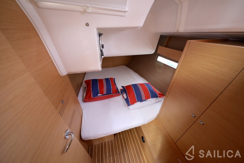 Dufour 412 GL - Yacht Charter Sailica