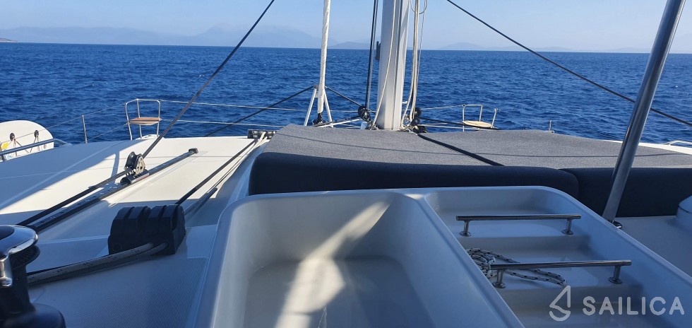 Lagoon 450  Flybridge - Yacht Charter Sailica