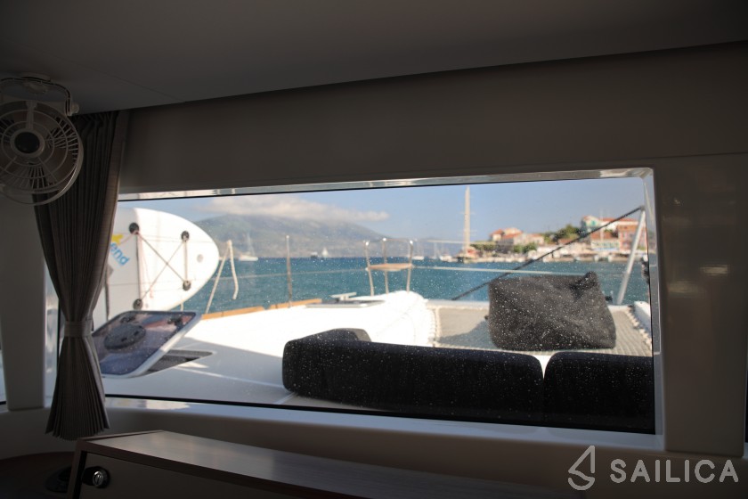 Lagoon 450  Flybridge - Yacht Charter Sailica