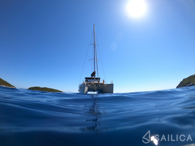 Lagoon 450  Flybridge - Yacht Charter Sailica