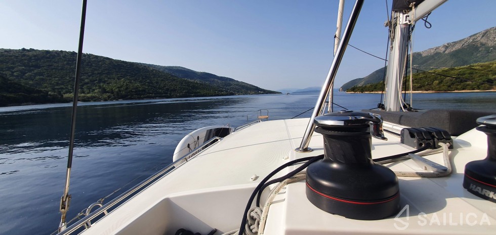 Lagoon 450  Flybridge - Yacht Charter Sailica