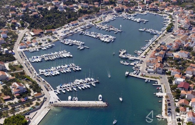 Bavaria 40 Cruiser S - Yacht Charter Sailica