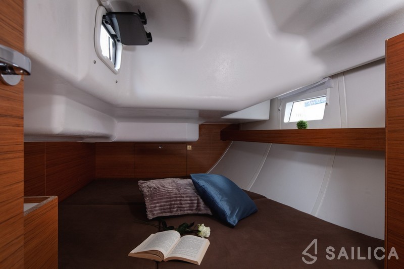 Elan 40 Impression - Yacht Charter Sailica