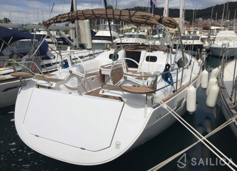 Elan 40 Impression - Yacht Charter Sailica