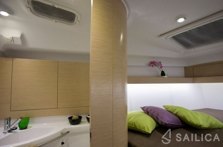 Elan 40 Impression - Yacht Charter Sailica