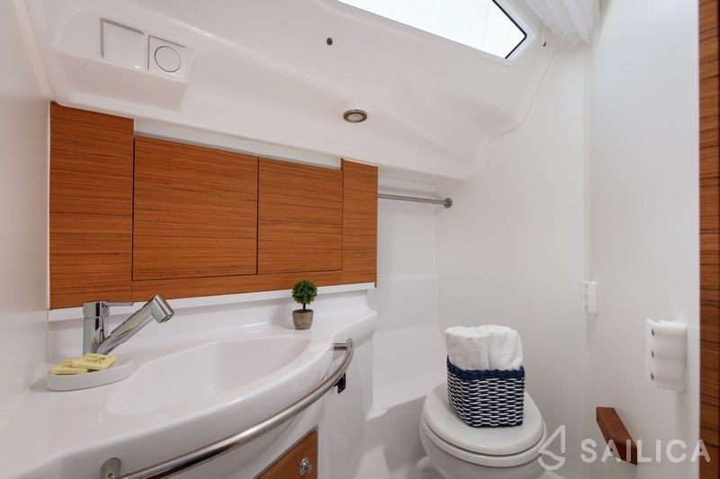 Elan 40 Impression - Yacht Charter Sailica