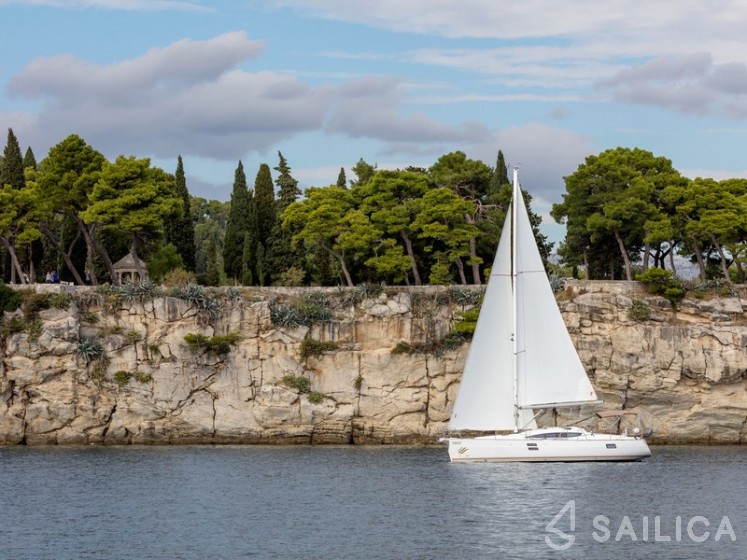 Elan 40 Impression - Yacht Charter Sailica