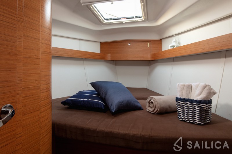Elan 40 Impression - Yacht Charter Sailica