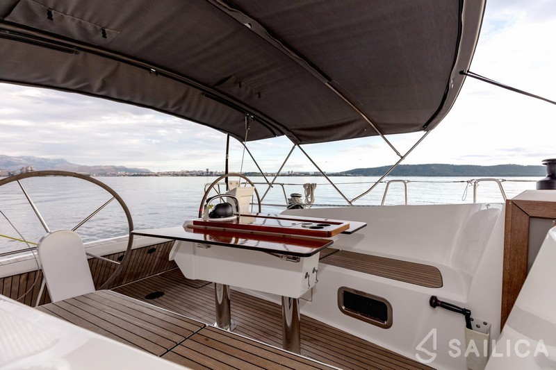 Elan 40 Impression - Yacht Charter Sailica