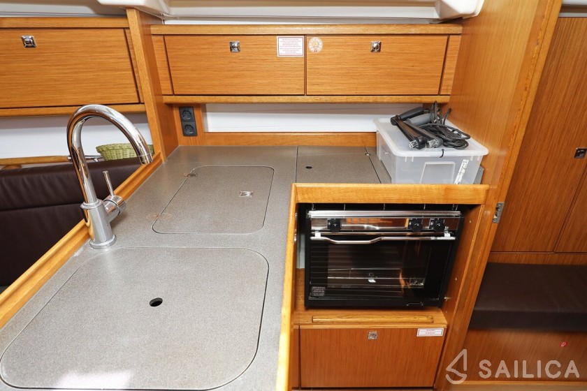 Bavaria 34 Cruiser - Yacht Charter Sailica