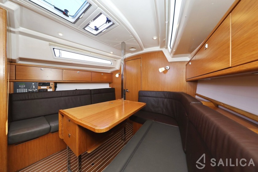 Bavaria 34 Cruiser - Yacht Charter Sailica