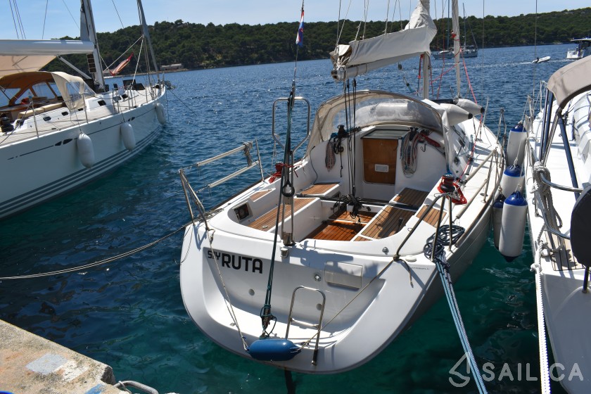 First 31.7 - Yacht Charter Sailica