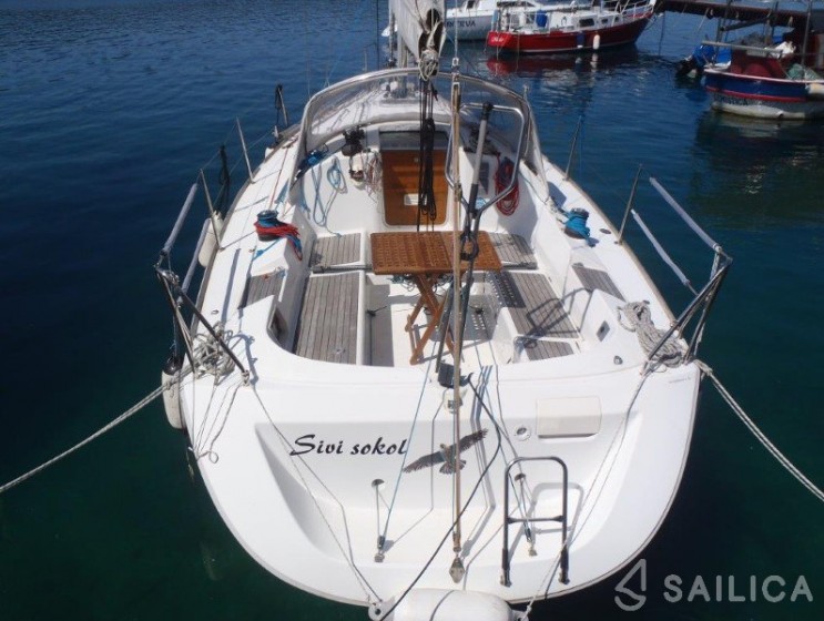 First 31.7 - Yacht Charter Sailica