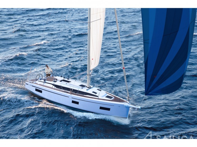 Bavaria 38 Cruiser - Yacht Charter Sailica