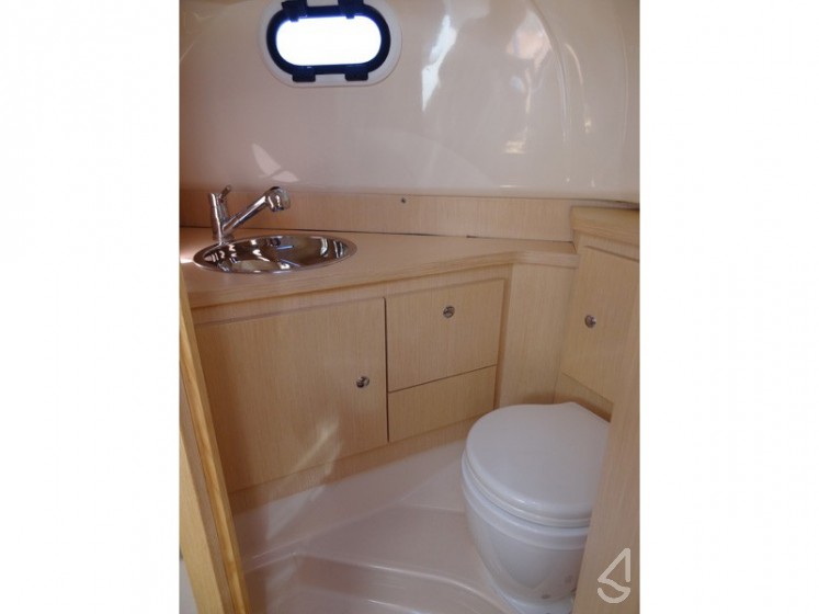 MAR-CO e-motion 32 - Yacht Charter Sailica