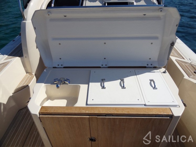 MAR-CO e-motion 32 - Yacht Charter Sailica