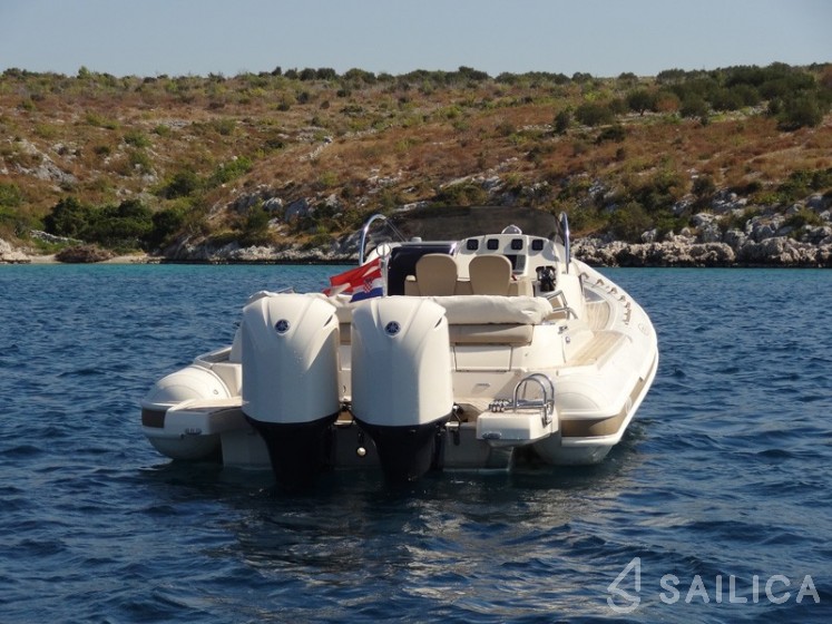 MAR-CO e-motion 32 - Yacht Charter Sailica