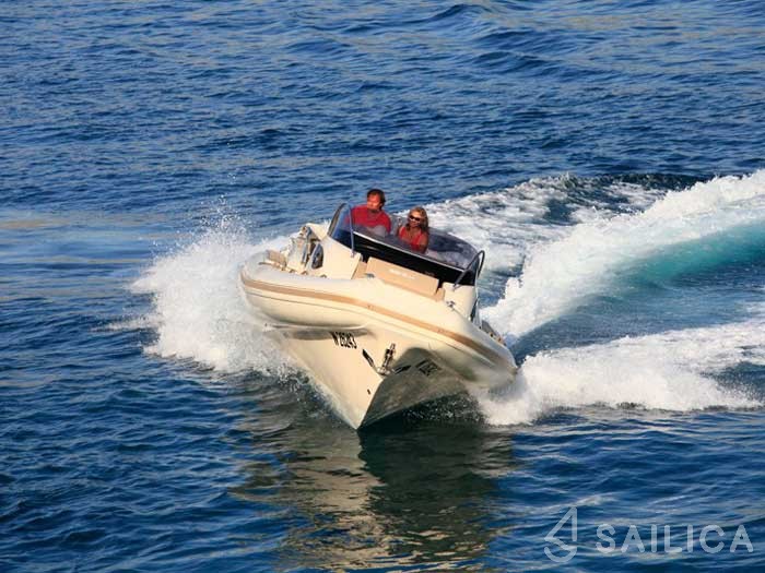 MAR-CO e-motion 32 - Yacht Charter Sailica