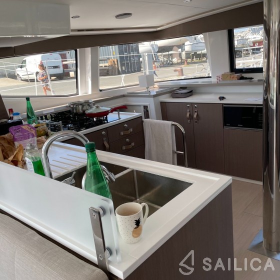 Bali 4.6 - Yacht Charter Sailica