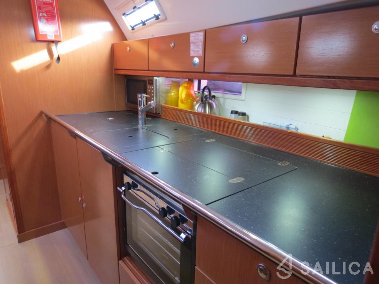 Bavaria 40 Cruiser - Yacht Charter Sailica