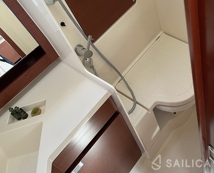 Hanse 388 - Yacht Charter Sailica
