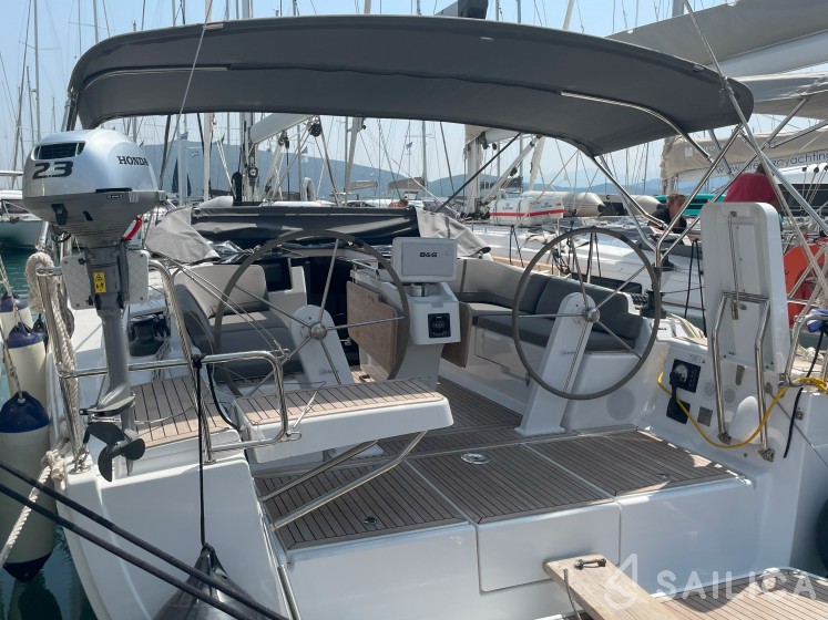 Hanse 388 - Yacht Charter Sailica