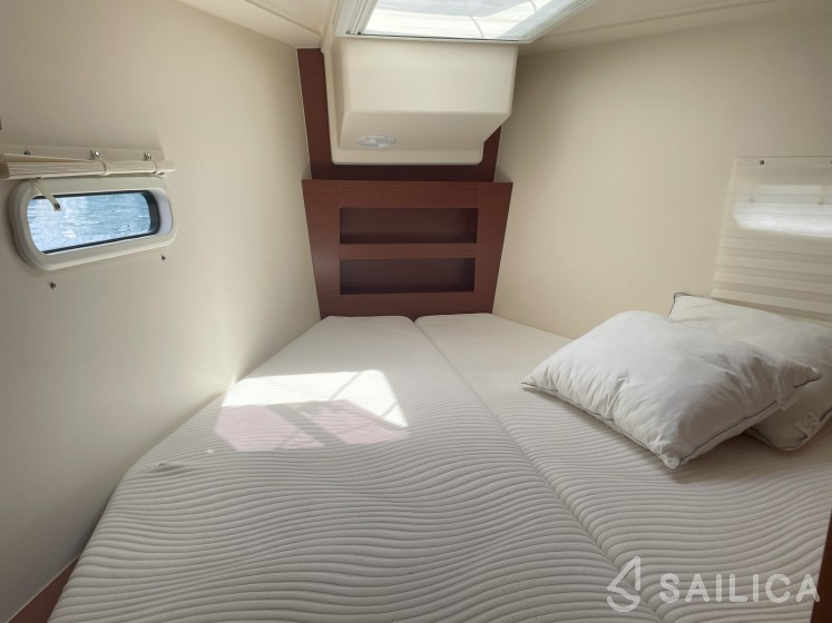 Hanse 388 - Yacht Charter Sailica