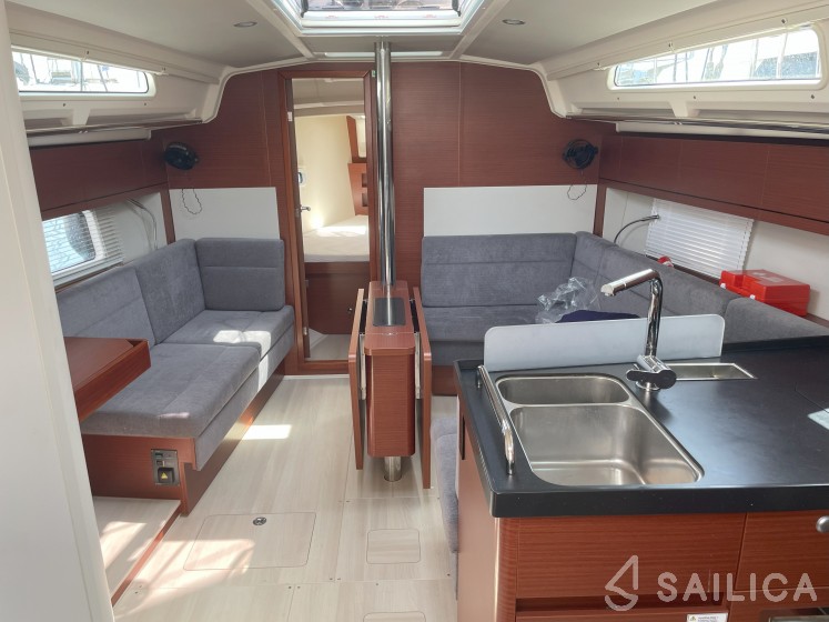 Hanse 388 - Yacht Charter Sailica