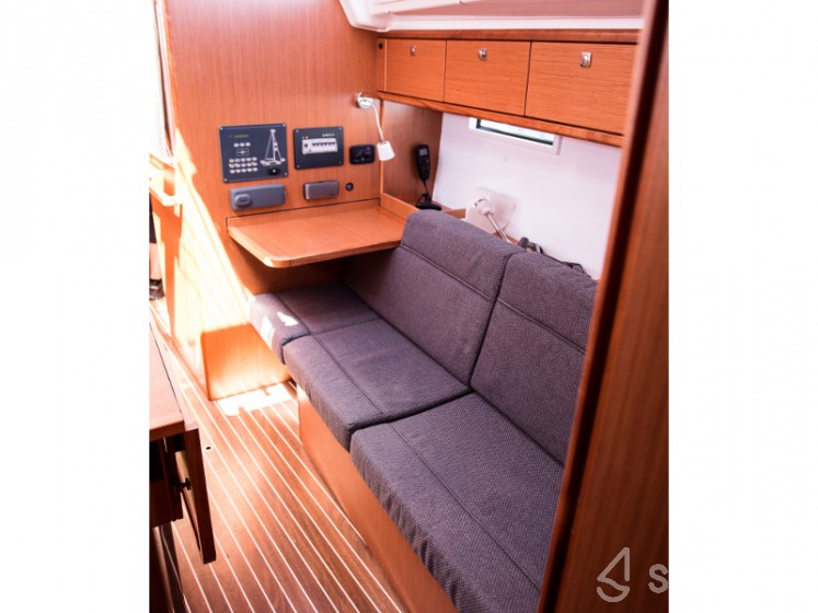 Bavaria 37 Cruiser - Yacht Charter Sailica