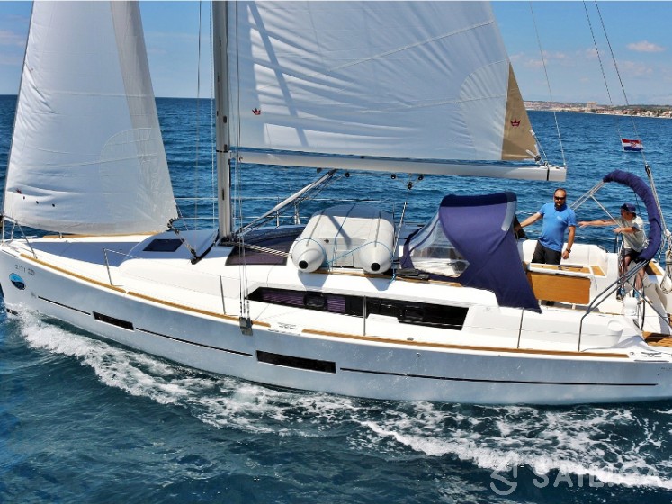 Dufour 382 Grand Large - Yacht Charter Sailica