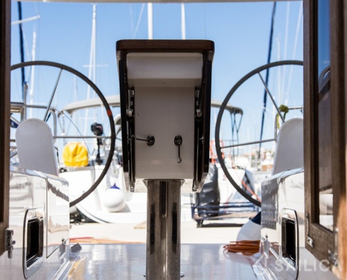Bavaria 37 Cruiser - Yacht Charter Sailica