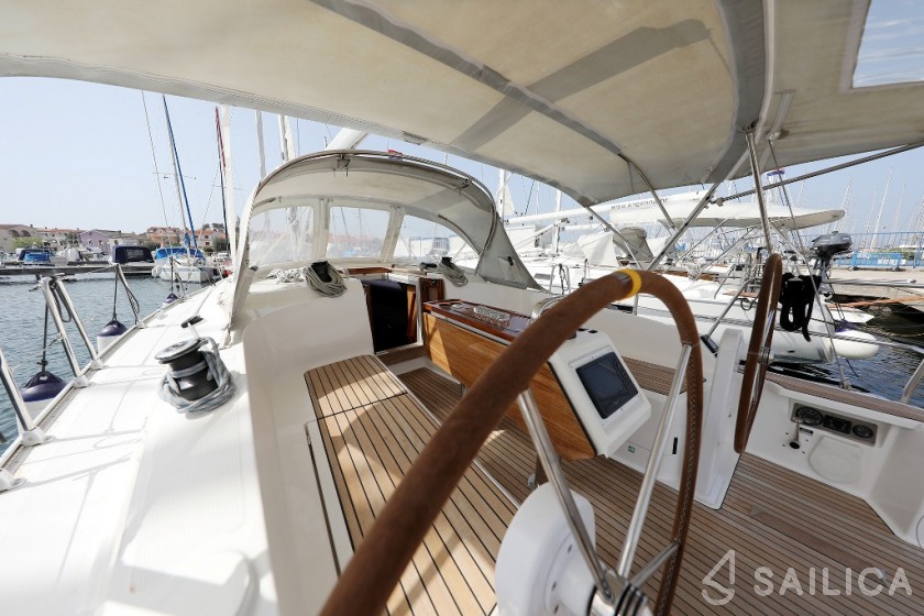 Bavaria 37 Cruiser - Yacht Charter Sailica
