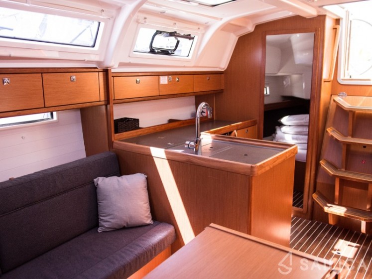Bavaria 37 Cruiser - Yacht Charter Sailica