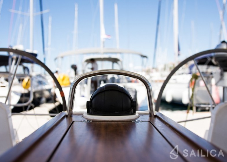Bavaria 37 Cruiser - Yacht Charter Sailica