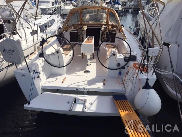 Dufour 350 GL - Yacht Charter Sailica