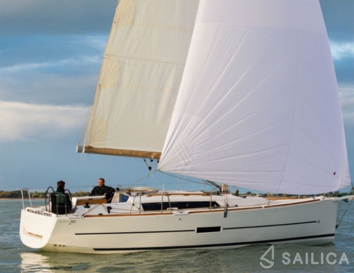 Dufour 350 GL - Yacht Charter Sailica