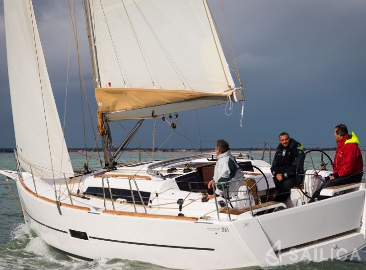 Dufour 350 GL - Yacht Charter Sailica