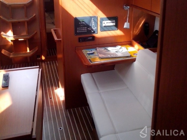 Bavaria Cruiser 37 - Yacht Charter Sailica