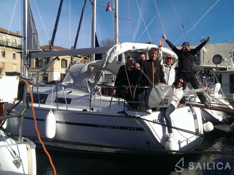Bavaria Cruiser 37 - Yacht Charter Sailica