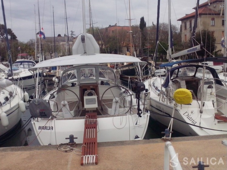 Bavaria Cruiser 37 - Yacht Charter Sailica