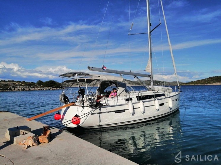 Bavaria Cruiser 37 - Yacht Charter Sailica